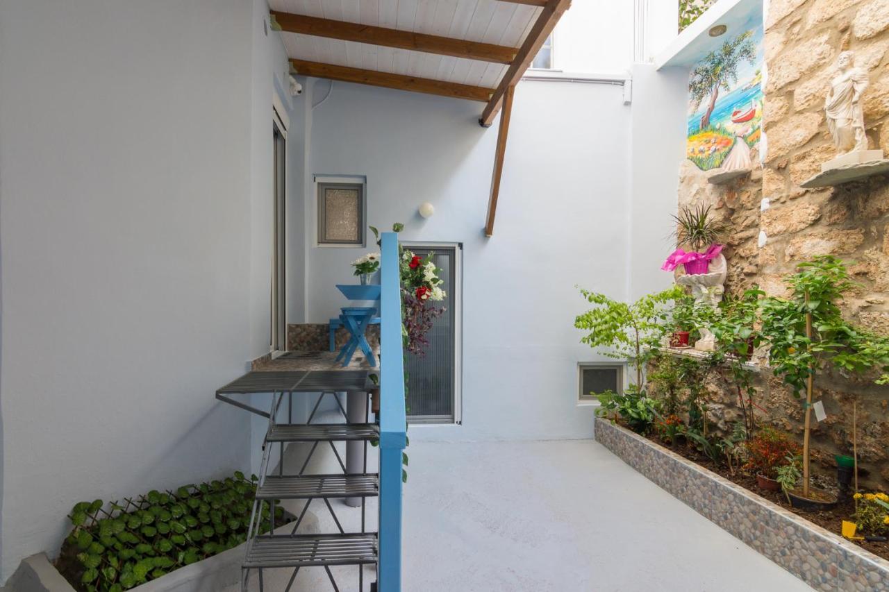 Wonderful Renovated Apartment With Private Patio Athènes Extérieur photo